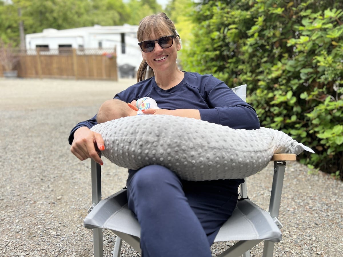 Say Goodbye to Back & Shoulder Pain During Feedings